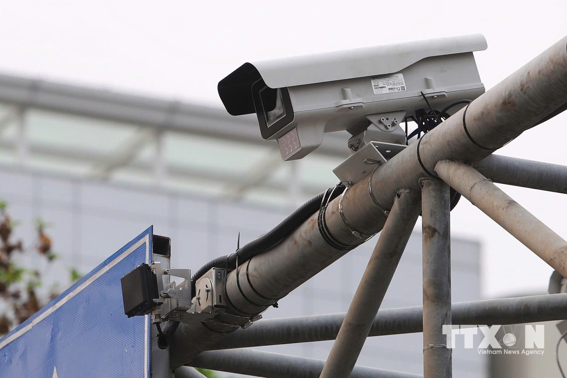 Camera AI được đưa vào hoạt động giải quyết 5 điểm nghẽn Thủ đô bao gồm: Ùn tắc giao thông; ô nhiễm môi trường; ngập úng; vi phạm trật tự xây dựng và quản lý đất đai; an toàn thực phẩm. (Ảnh: Phạm Kiên/TTXVN)